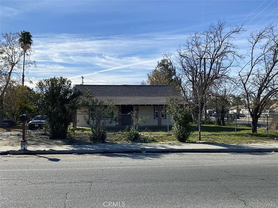1st image of 802 E Main St