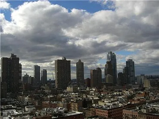 Rented by RELO REDAC INC. | media 4