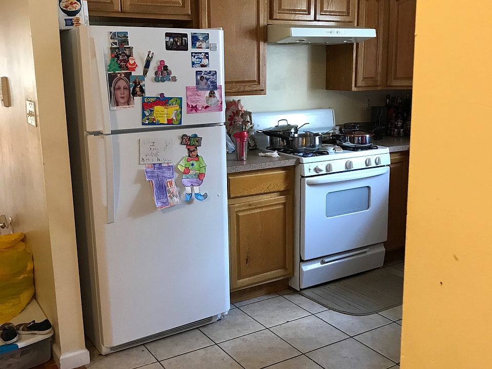 2nd image of 652 N 4th Street # Fl 2nd