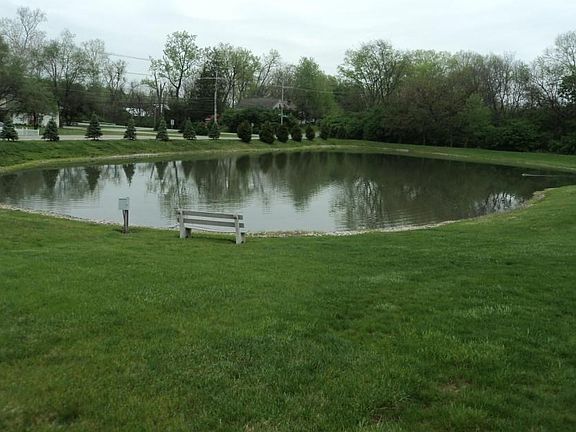 3rd image of 2016 N Farmbrook Crk