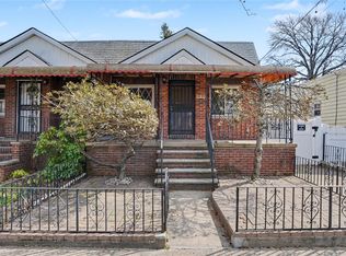 5353 61st St, Maspeth, NY 11378