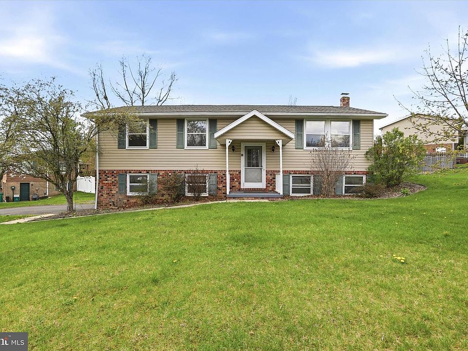 1st image of 99 Jameslee Dr