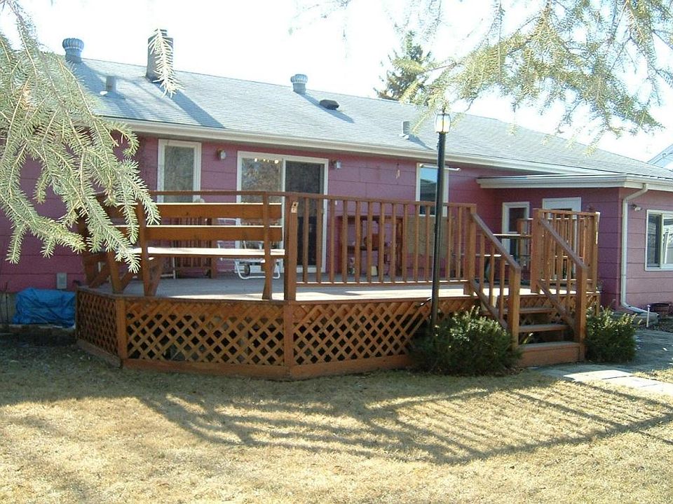 2nd image of 425 Greenwood Dr SE