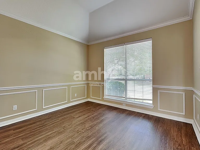 6801 Essex Dr — Photo 22