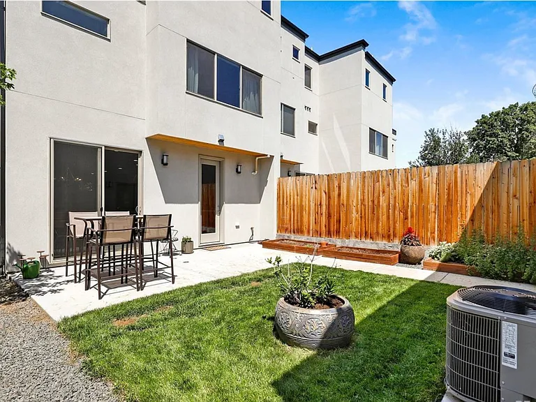 2764 S Bannock St — Photo 29