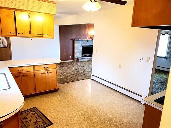 3rd image of 1225 East Ave