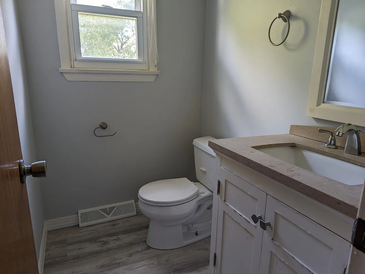 2 bed, 1.5 bath, 1000 sqft, $1,350 — Photo 3