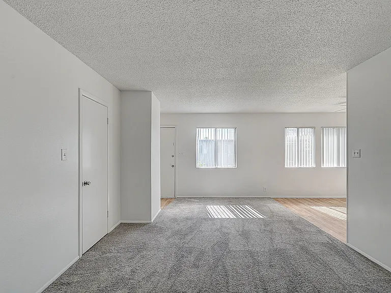 4805_Heidi St_unit 15-22