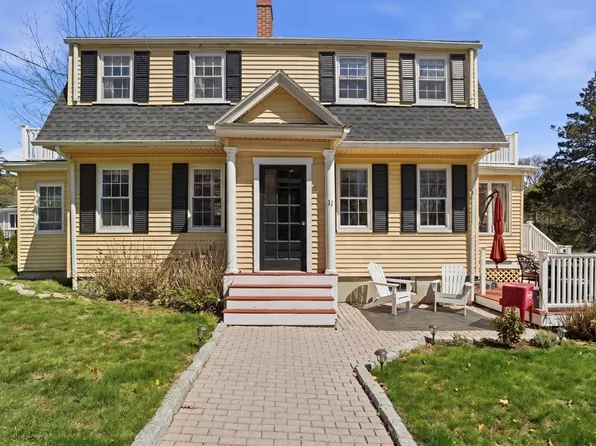 11 North Ave, Melrose, MA 02176