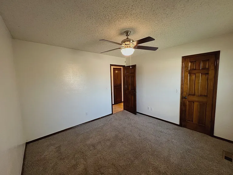 112 N Grand Fork Dr — Photo 16