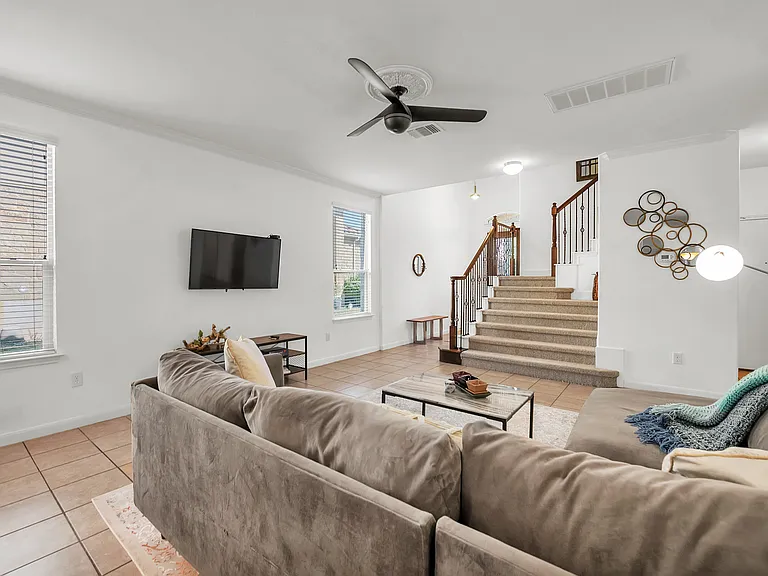 520 S Meadowlark St #B — Photo 40