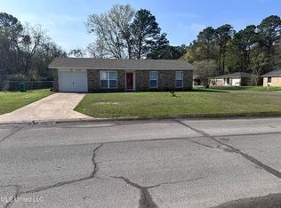 2449 Northbrook Dr, Gautier, MS 39553