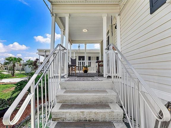 4th image of 2300 SW 87th Avenue