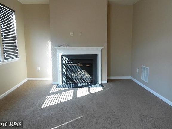4th image of 102 Bristow Manor Ln