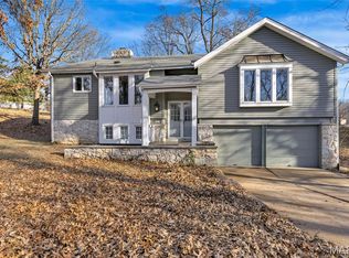 3 Newfield Ct, Ballwin, MO 63011