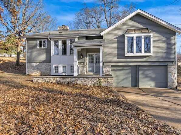 3 Newfield Ct, Ballwin, MO 63011