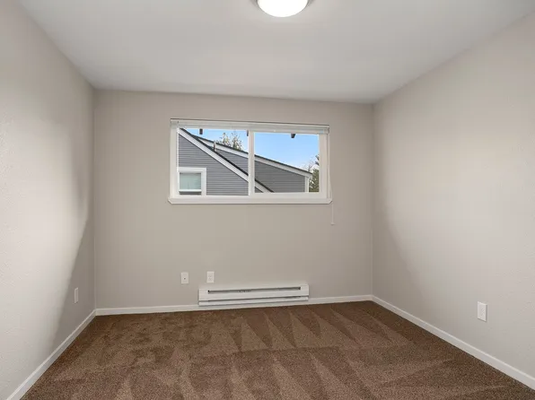 Pioneer Avenue Townhomes, 305 13th St SW #D, Puyallup, WA 98371