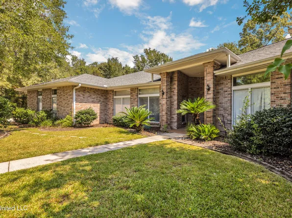 792 Ewa Ct, Diamondhead, MS 39525