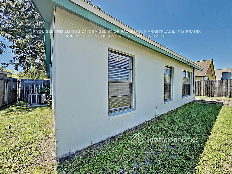 5473 Friarsway Dr — Photo 15
