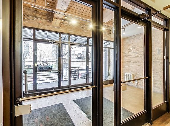 4th image of 1525 S Michigan Ave APT 202
