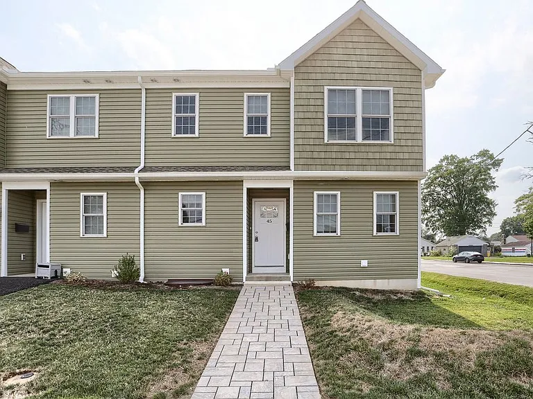 45 N Penn St — Photo 1