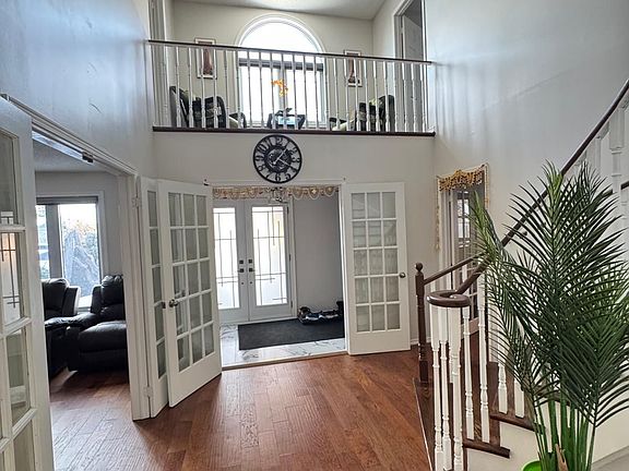 5th image of 32 Plover Pl