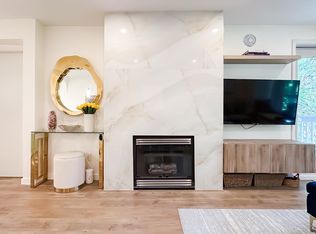 6833 Village Grn #317, Burnaby, BC V5E4M1