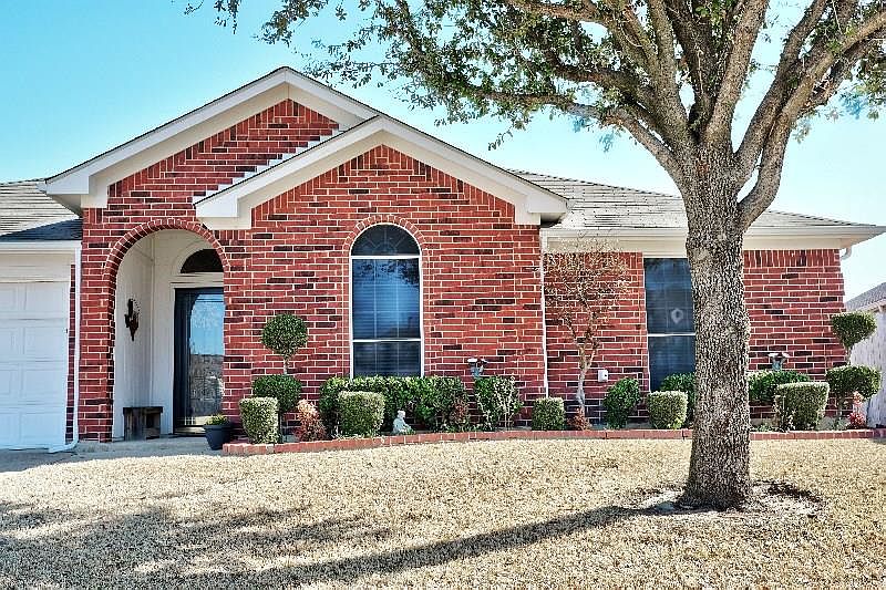 1st image of 505 Fossil Lake Ct