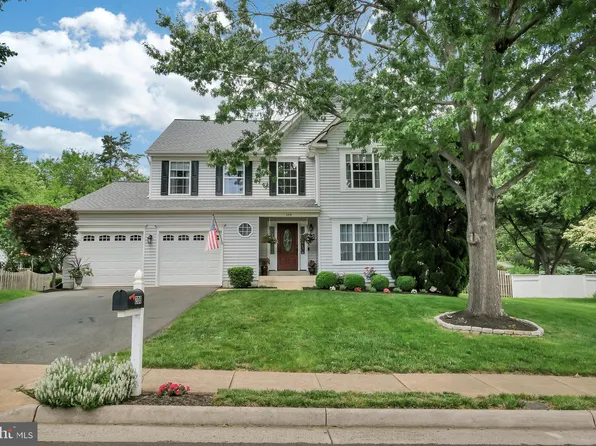 208 Oakcrest Manor Dr NE, Leesburg, VA 20176