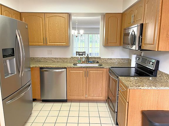 3rd image of 7267 Huntington Lane #104