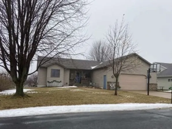 124 Penn Dr, Saint Charles, MN 55972
