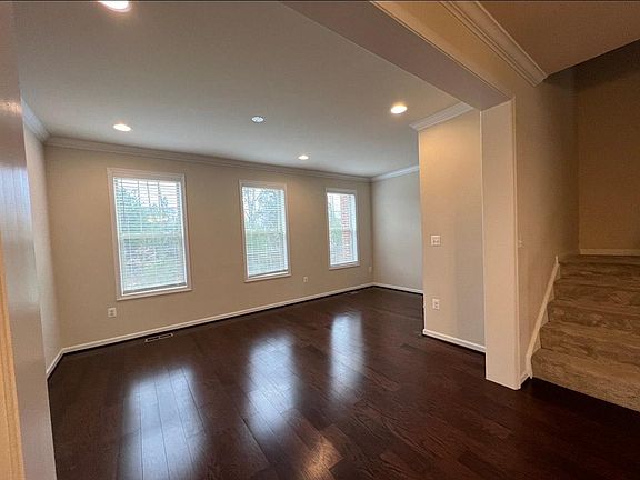 4th image of 16005 Marsh Pl