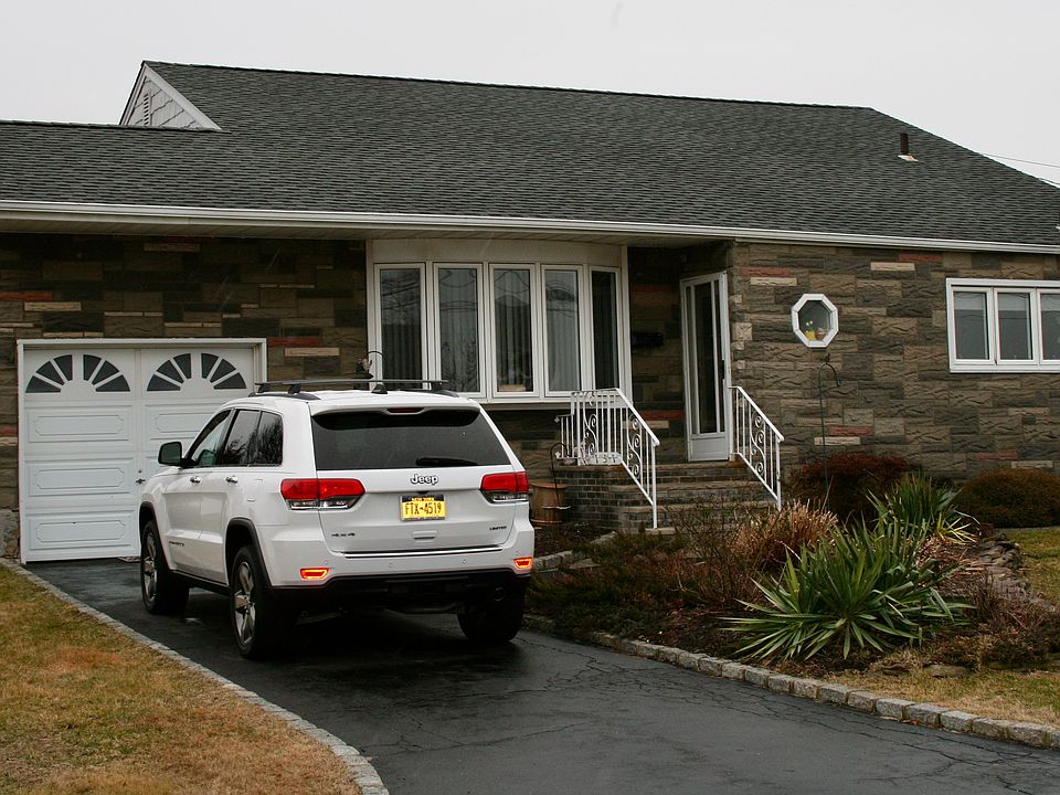 1st image of 131 Sequams Ln E