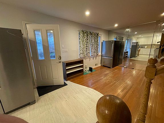 2nd image of 42 Wagon Ln