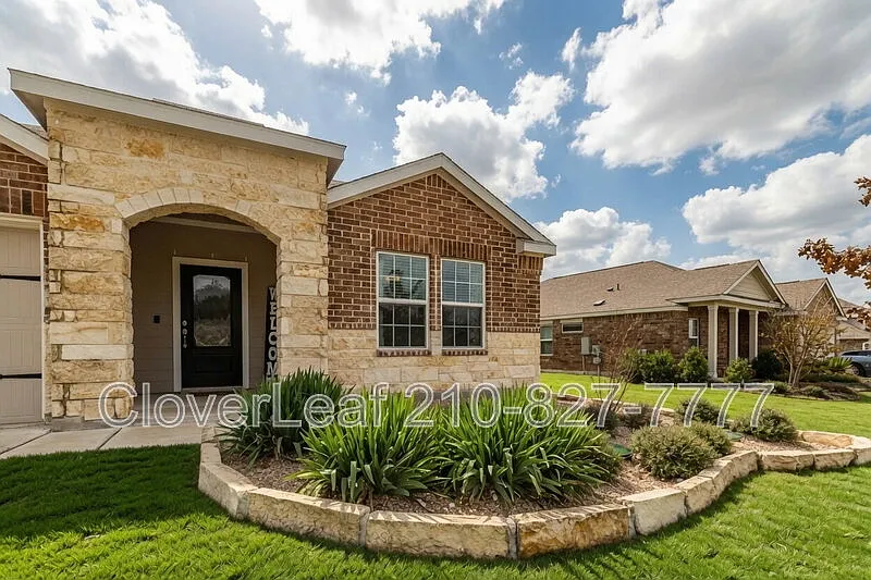 4 bed, 3.0 bath, 2359 sqft, $2,250 — Photo 4