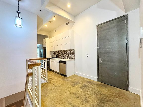 2nd image of 753 Lexington Ave APT 1E