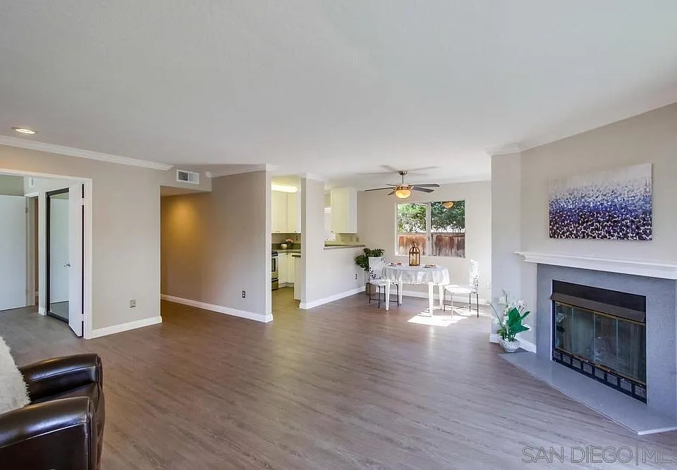 11329 Avenida De Los Lobos #F