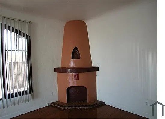 4120 E 7th St — Photo 3