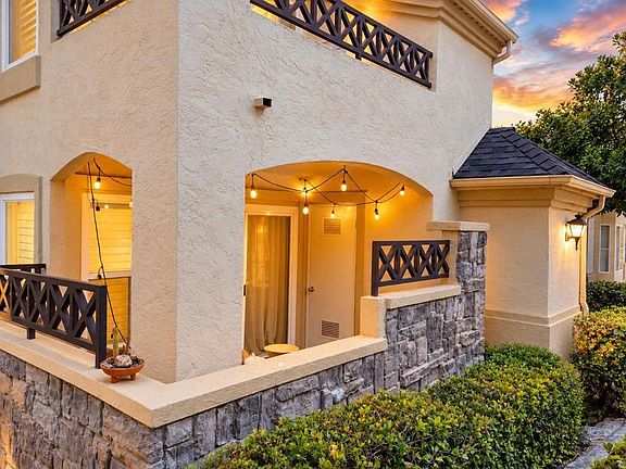 3rd image of 2005 Lakeridge Cir Unit 103