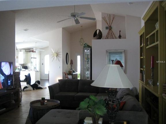 3rd image of 4396 Sambourne St