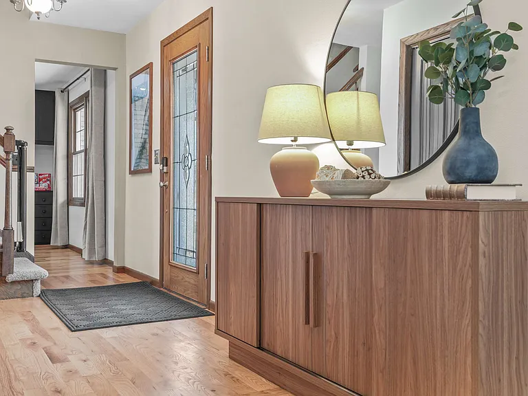 900 Woodview Dr — Photo 19