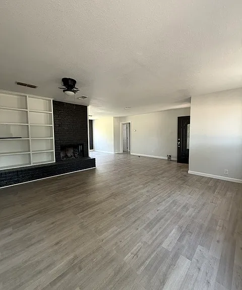 5514 43rd St — Photo 3