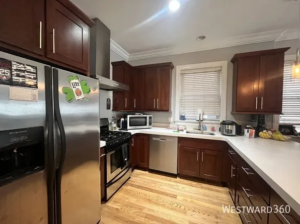 3718 N Wilton Ave APT 1, Chicago, IL 60613