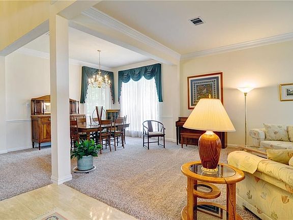 3rd image of 403 Royal Colonnade