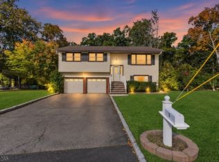 5 Downstream Dr, Mount Olive Twp., NJ 07836