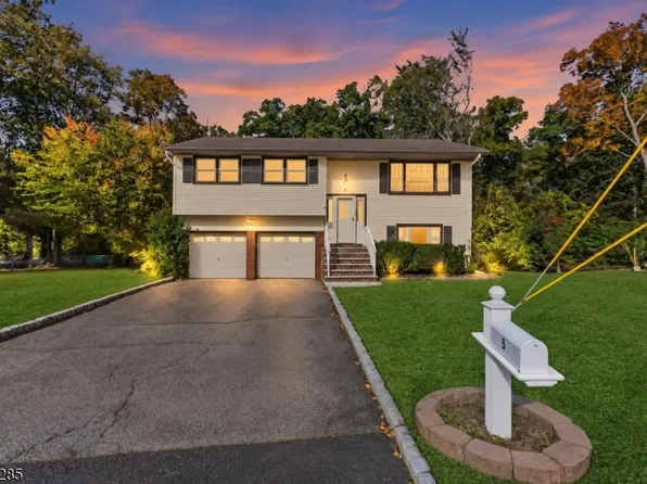 5 Downstream Dr, Mount Olive Twp., NJ 07836