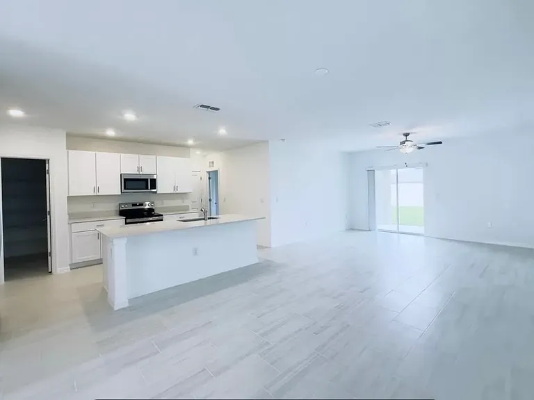 11524 Radiant Shore Loop — Photo 8