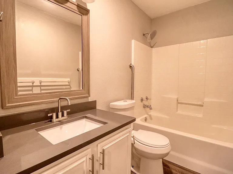 2221 Bowie Dr #11 — Photo 21