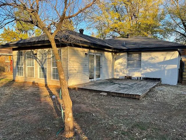 Back of house - 1632 Franklin Dr