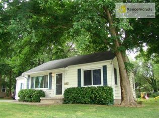 8239 Antioch Rd, Overland Park, KS 66204